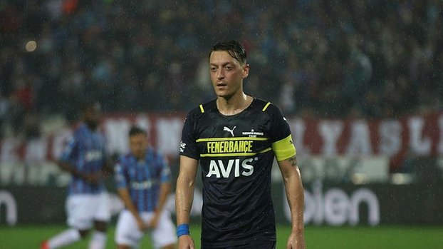 Hakkı Yalçın'dan Mesut Özil için olay sözler!