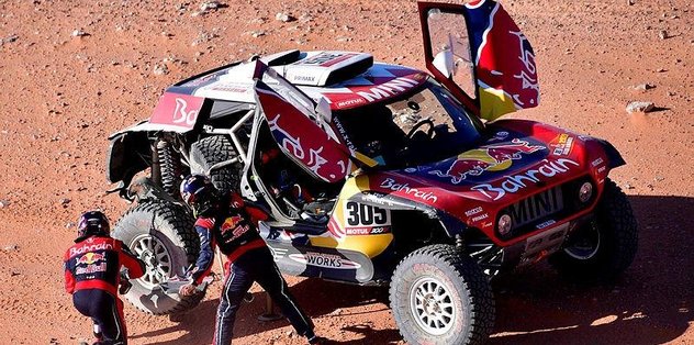 Carlos Sainz 10'uncu etabı kazanarak liderliğini sürdürdü