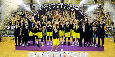 Bakan Kasapoğlu'ndan Fenerbahçe Kadın Basketbol Takımı'na tebrik