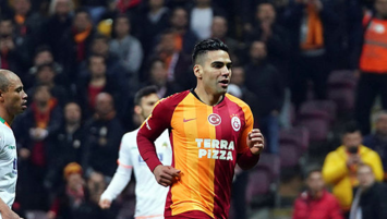 Falcao Mate çayı içti