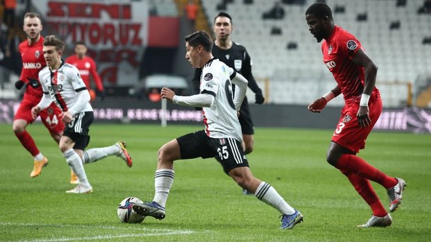 Beşiktaş'ın Gaziantep FK maçında Larin ile bulduğu gol VAR'dan döndü!