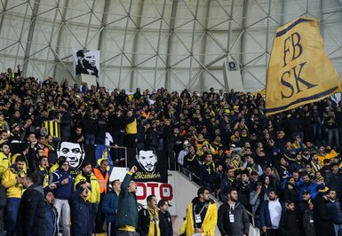 Fenerbahçe taraftarından flaş protesto!
