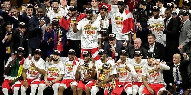 Toronto Raptors’ın şampiyonluk sevinci sürüyor