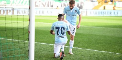 Başakşehir, Akhisarspor'a 3 attı 3 aldı