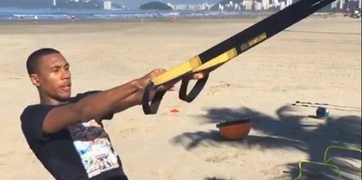 Marcelo sahilde çalışıyor