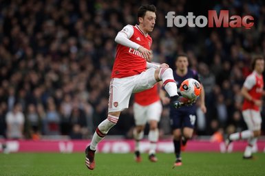 Mesut Özil’de flaş gelişme! Git özür dile