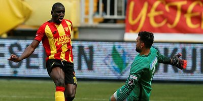 Göztepe'de gözler Demba Ba'da