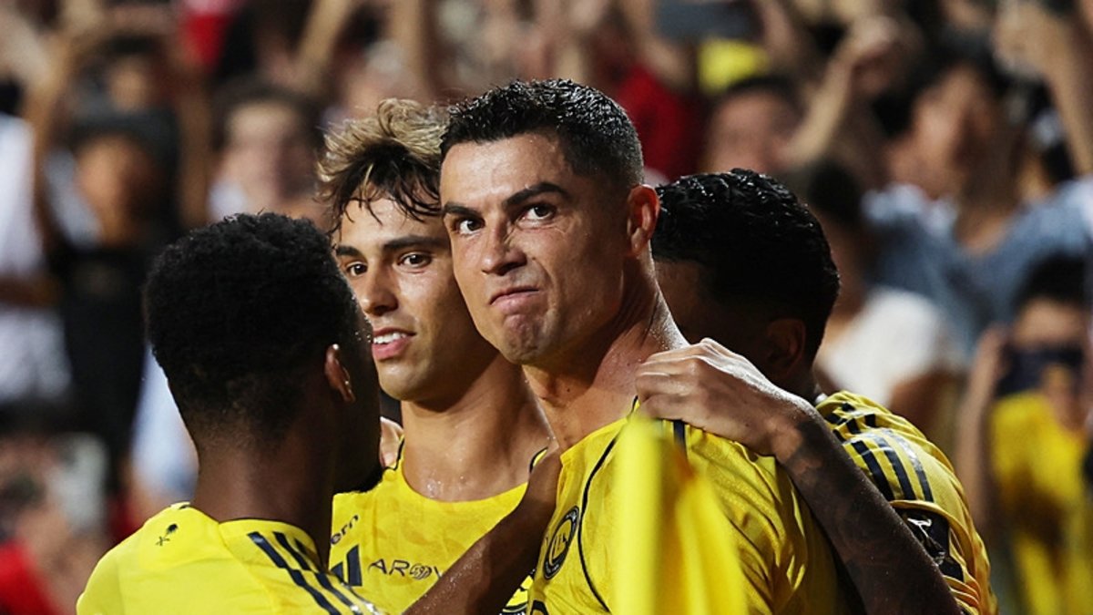 Cristiano Ronaldo tarihe geçti!