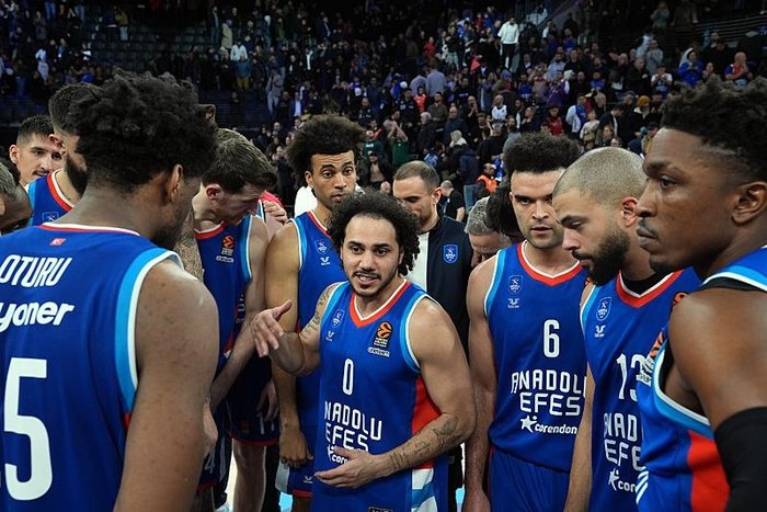 anadolu-efes-kizilyildiz-maci-canli-izle-anadolu-efes-kizilyildiz-basketbol-maci-saat-kacta-hangi-kanalda-thy-1734504633491.jpeg