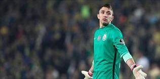 Nando, efsane Hagi'yi yakalıyor