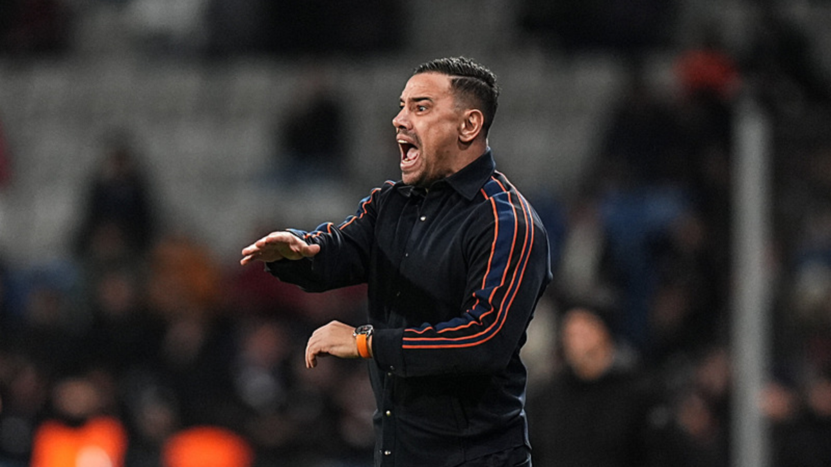 Başakşehir Teknik Direktörü Çağdaş Atan: Açıklaması zor bir maç oynadık