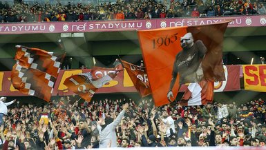 Galatasaray Rizespor maçında taraftarlardan 'yönetim istifa' tezahüratı!