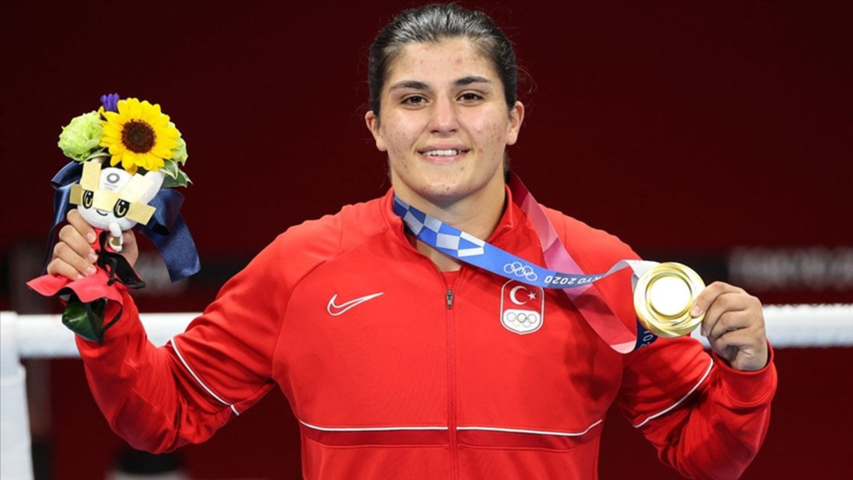 Olimpiyat şampiyonu Busenaz Sürmeneli'den geleceğin şampiyonlarına tavsiyeler
