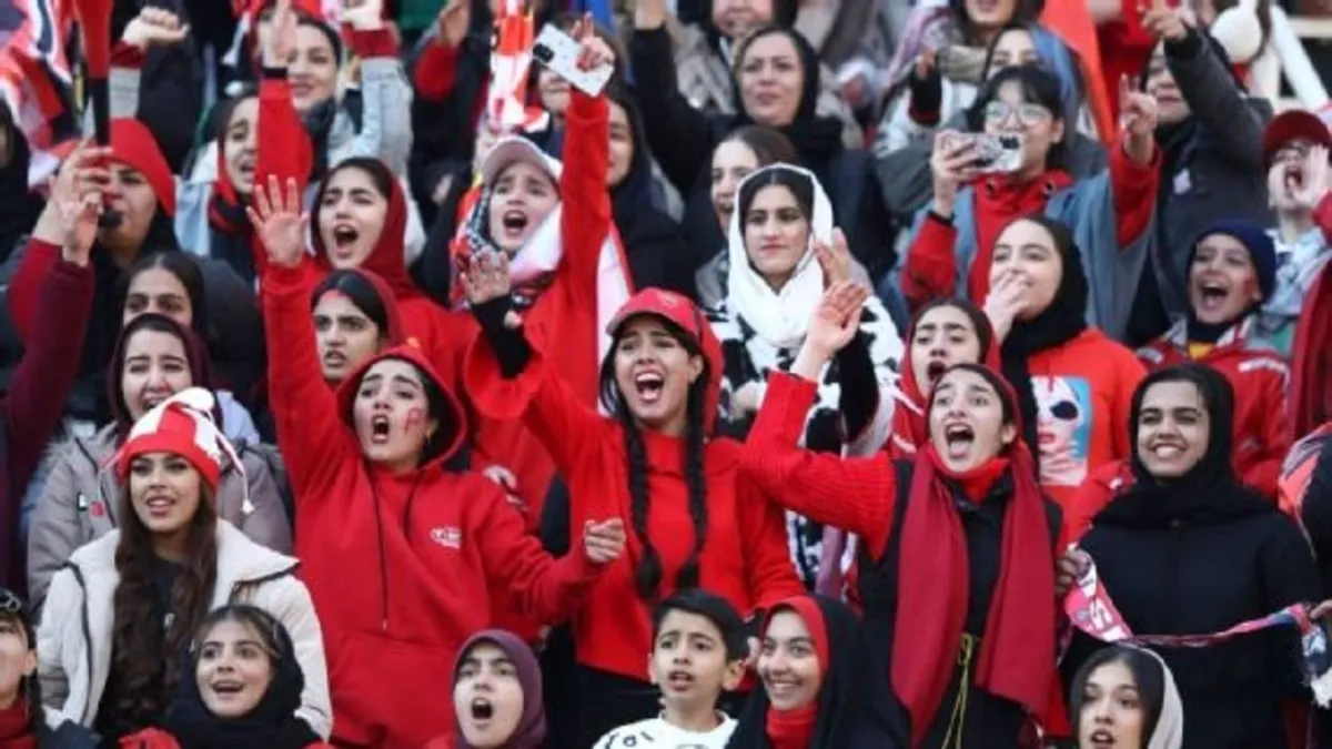 FIFA'dan İran'da statlara kadın taraftarların alınmasına övgü