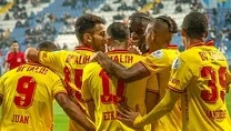 Göztepe zirvede