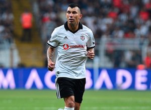 Medel sürprizi! 10 milyon Euro...
