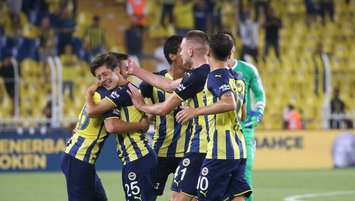 Fenerbahce beat Antalyaspor 2-0 with late goals