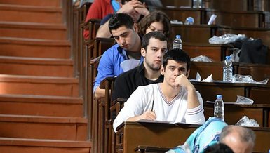 İki noktadan sonra büyük harfle mi başlanır? İki noktadan sonra büyük harfle mi başlamak gerekir? YKS 2022 TYT'de iki nokta sorusu!