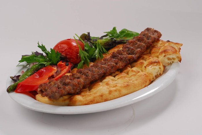 adana-kebap-tarifi-adana-kebap-nasil-yapilir-evde-adana-kebap-malzemeleri-yapilisi-ve-puf-noktalari-1664271192268.jpeg