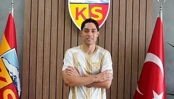 Talha'dan 3 yıllık imza