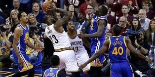 Cavaliers rout Warriors to 2-1