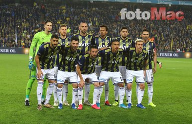 Fenerbahçe’de her şey sil baştan ve flaş kararlar! Kimsenin beklemediği 2 isim satılık