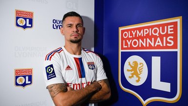Lyon Dejan Lovren'i transfer ettiğini açıkladı!