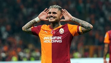 Mauro Icardi imzayı atıyor