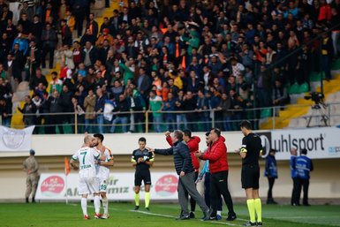 Alanyaspor - Başakşehir maçından kareler