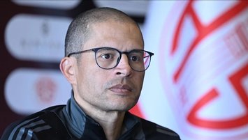 Alex de Souza Operario’da tutunamadı!