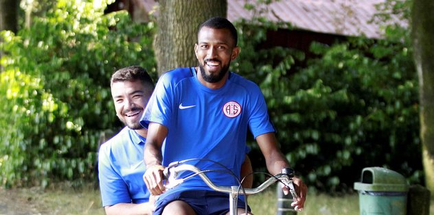Antalyaspor, Hollanda'da tempo yükseltti - Son dakika ...
