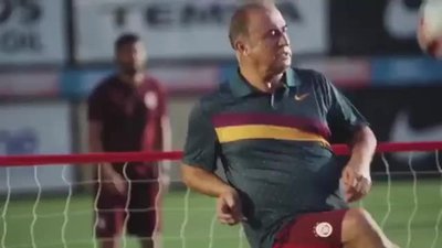 >Fatih Terim ve ekibi antrenmanda şov yaptı