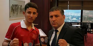 Baba-oğul boksta yılın ‘en’ iyileri oldular
