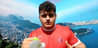 Kayaalp kendi adını taşıyan merkezi ziyaret etti