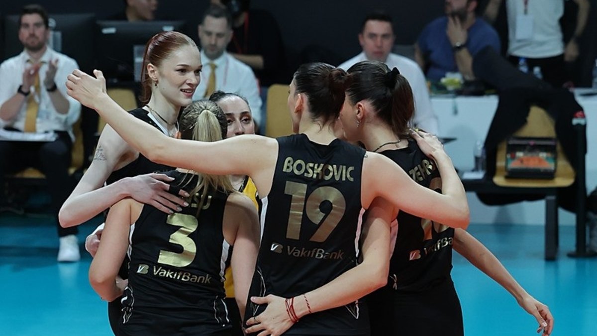 VakıfBank, play-off yarı final serisi ikinci maçında Eczacıbaşı’nı 3-2 mağlup etti