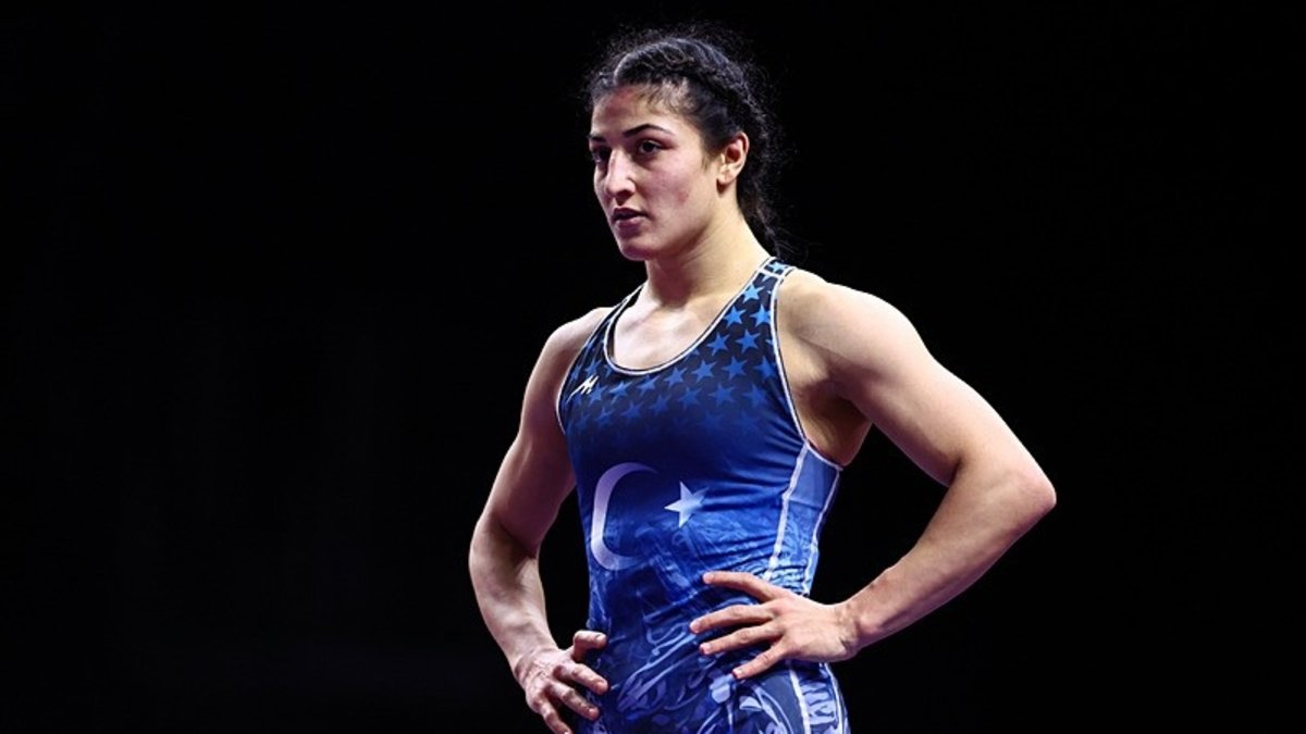 Elvira Süleyman Kamaloğlu, Avrupa Güreş Şampiyonası'nda finale çıktı!