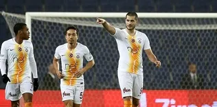 Hem attı hem yaktı!