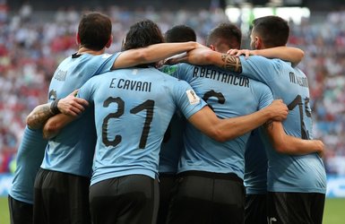 Muslera gruplarda kalesini gole kapadı Uruguay namağlup turladı!