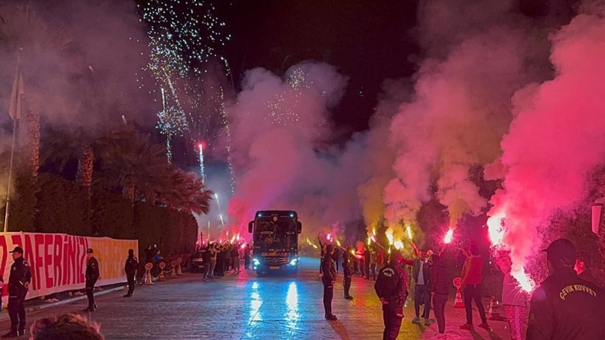 Taraftarlardan destek