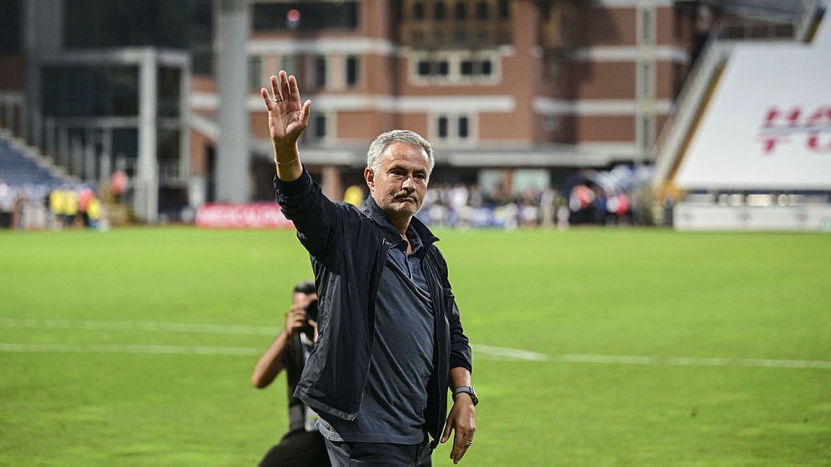 FENERBAHÇE HABERİ: Derbi canavarı Mourinho! Rakiplerine büyük üstünlük kurdu