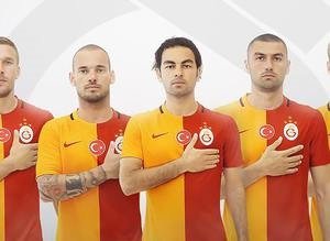 Galatasaray In 2015 16 Sezonu Formalari Son Dakika Galatasaray Haberleri Fotograflari Fotomac