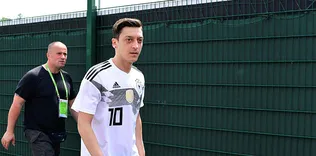 Mesut Özil de o dizinin hayranı çıktı!