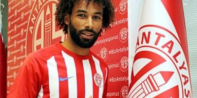 Antalyaspor'un milli gururu: Nazım Sangare