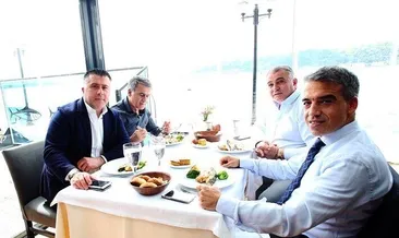 Ahmet Kavalcı’dan takıma yemek