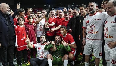 Gençlik için çok idealist biri