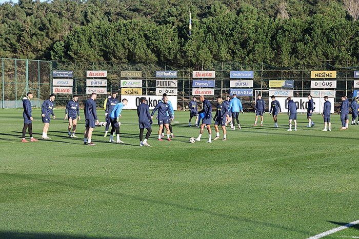 fenerbahce-rangers-maci-canli-izle-fenerbahce-rangers-maci-ne-zaman-hangi-kanalda-fb-avrupa-ligi-1741240271783.jpeg