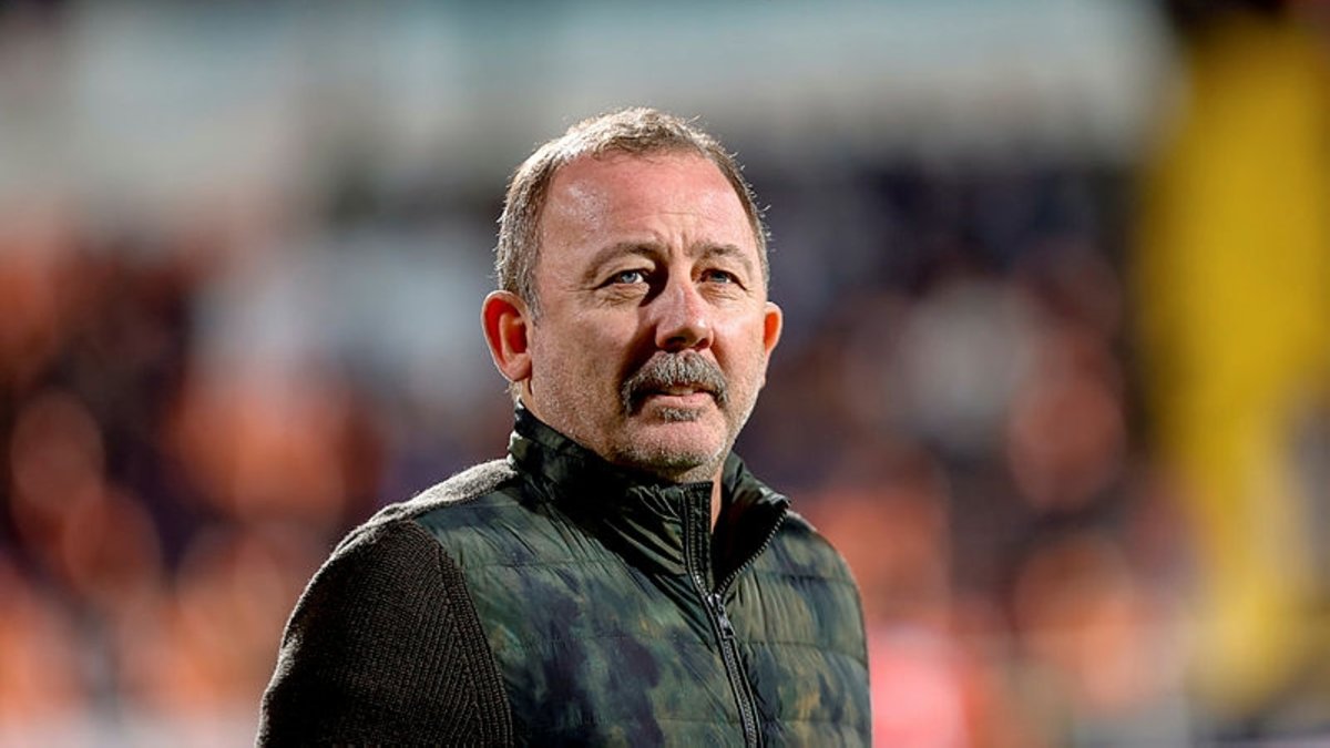 Beşiktaş'ta Sergen Yalçın sesleri! Samet Aybaba açıkladı Beşiktaş'ta Sergen Yalçın sesleri! Samet Aybaba açıkladı
