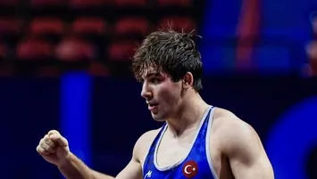 Milli güreşçi Ahmet Yağan'dan gümüş madalya!