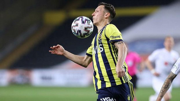 Mesut Özil sessiz kalmadı