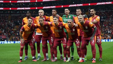 Galatasaraylı futbolcular 29 Ekim Cumhuriyet Bayramı'nı kutladı